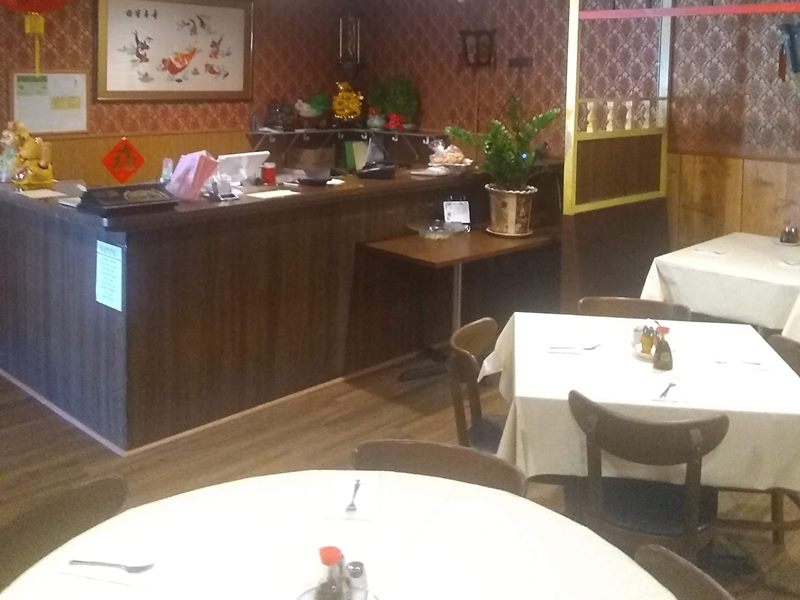 Dragon Inn interior